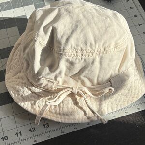 Aerie Cream Bucket Hat